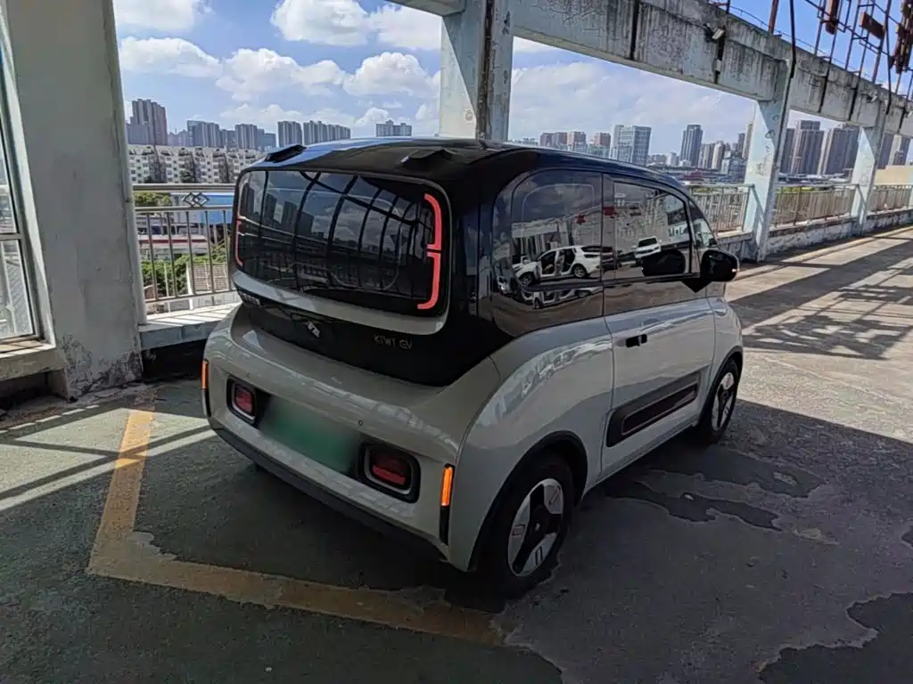 Baojun Kiwi EV 2022 — фото 7
