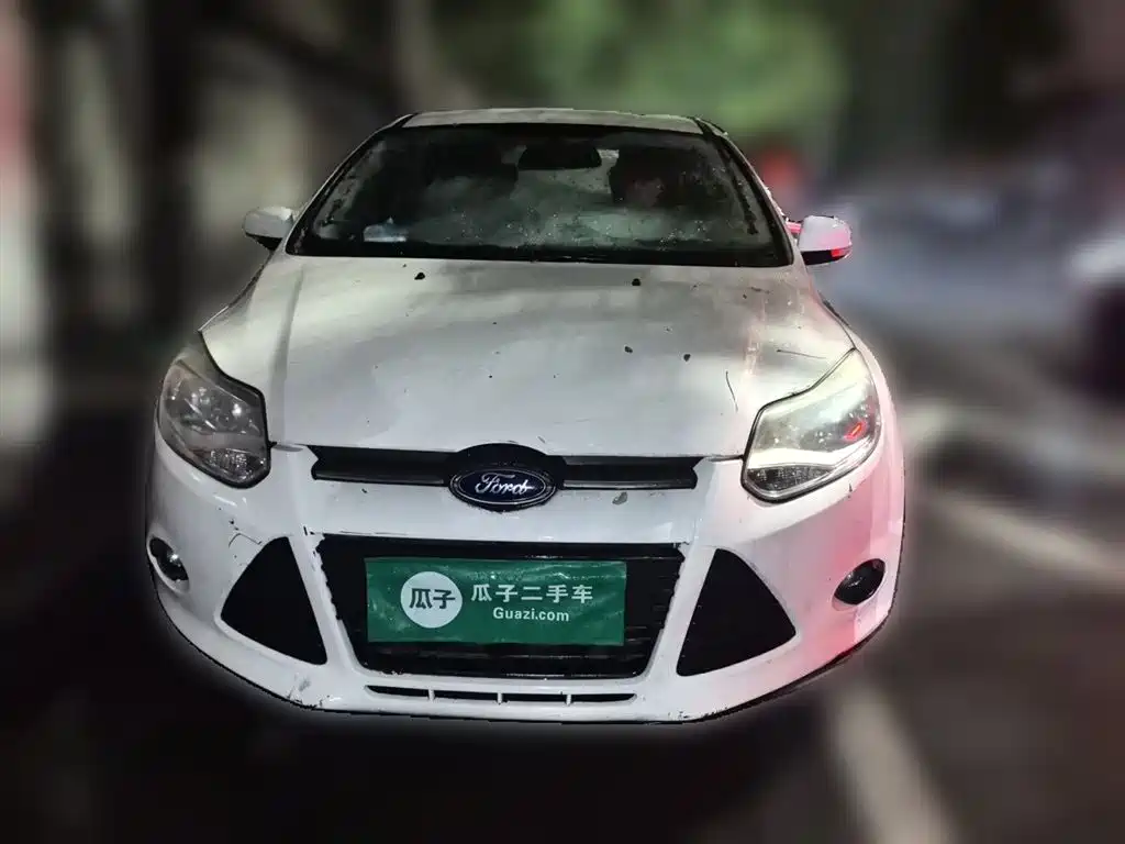 Ford Focus 2014 — фото 24