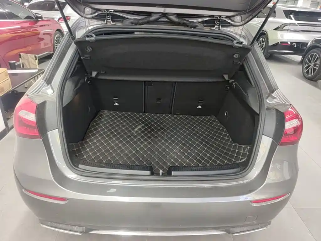 Mercedes-Benz A-Class 2021 — фото 19