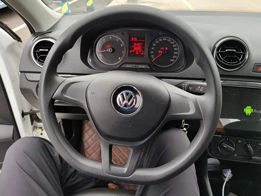 Volkswagen Jetta 2018 — фото 15