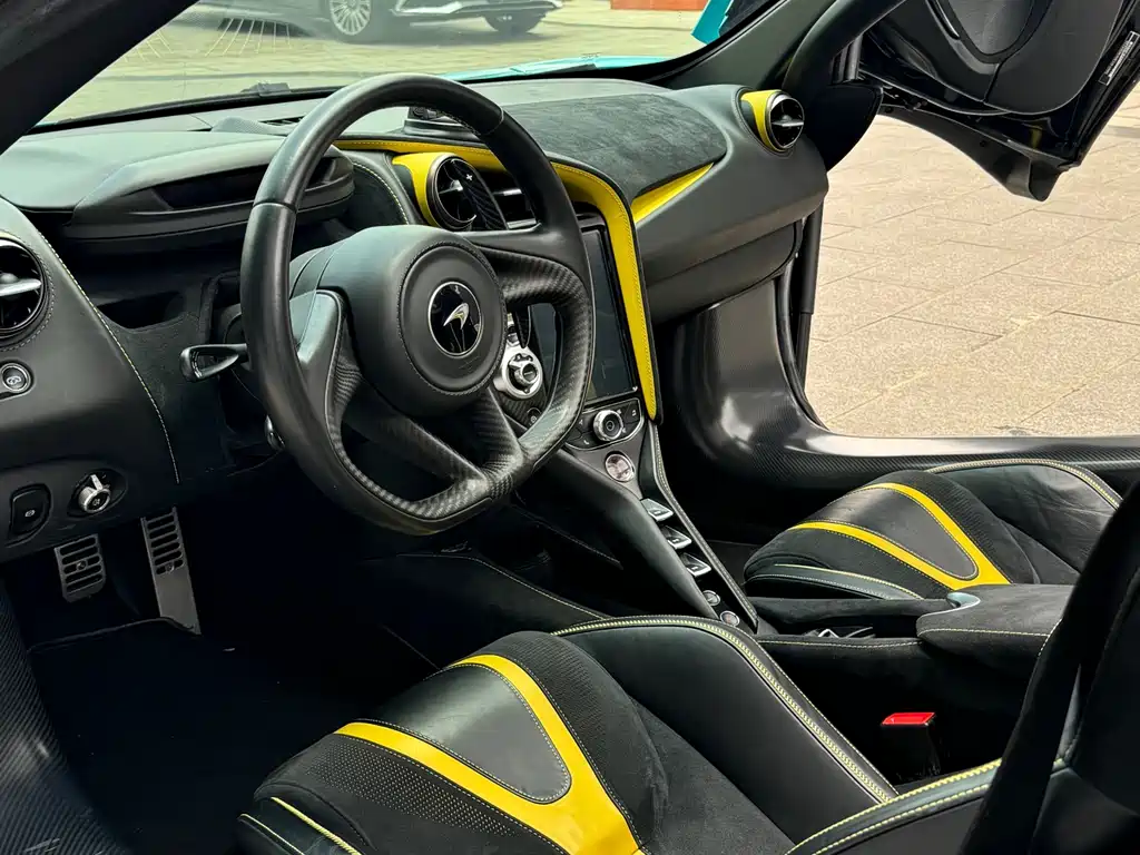 McLaren 720S 2020 — фото 15