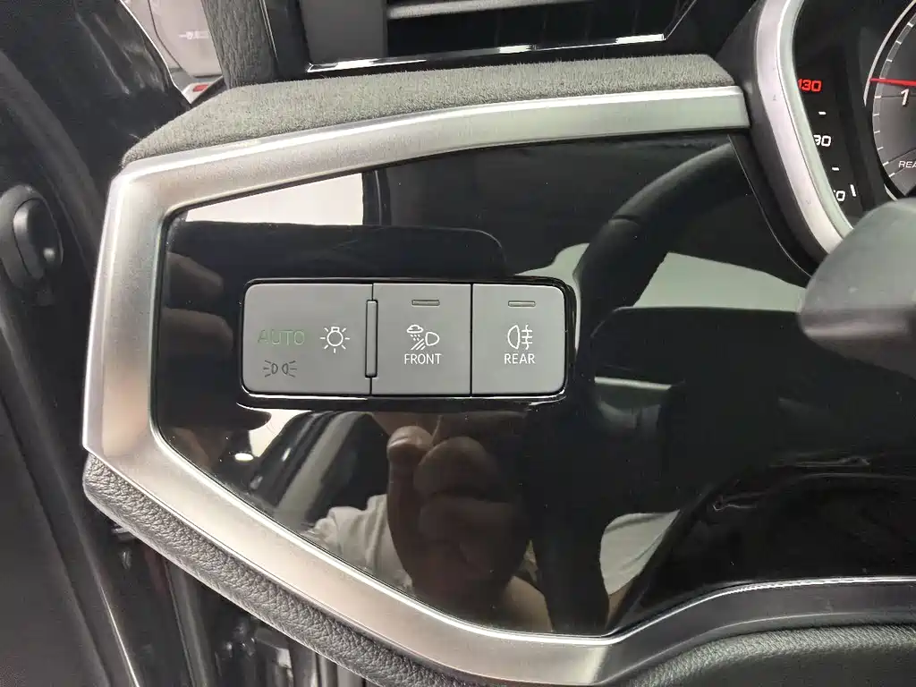 Audi Q3 2023 — фото 10
