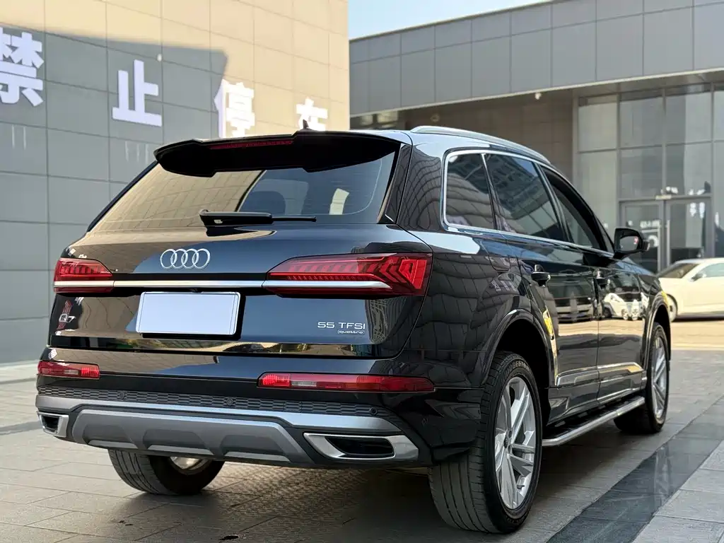 Audi Q7 2021 — фото 19