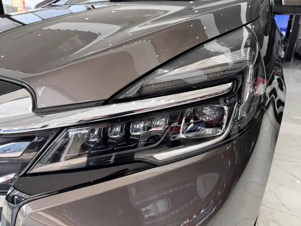 Buick GL8 2023 — фото 10