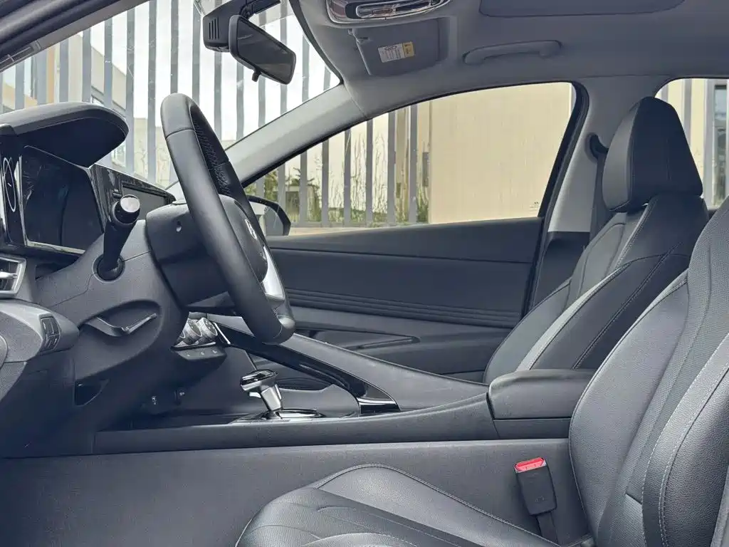 Hyundai Elantra 2023