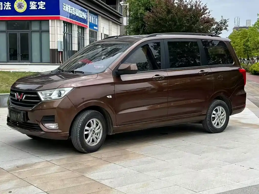 Wuling Hongguang 2019 — фото 3