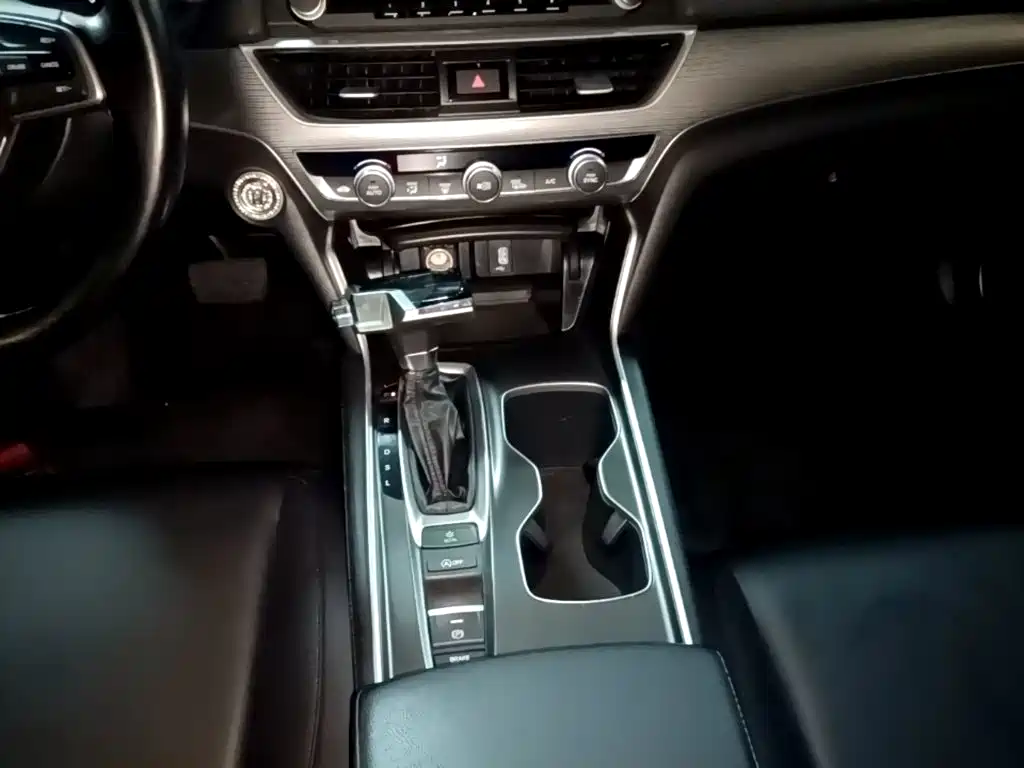 Honda Accord 2021 — фото 14