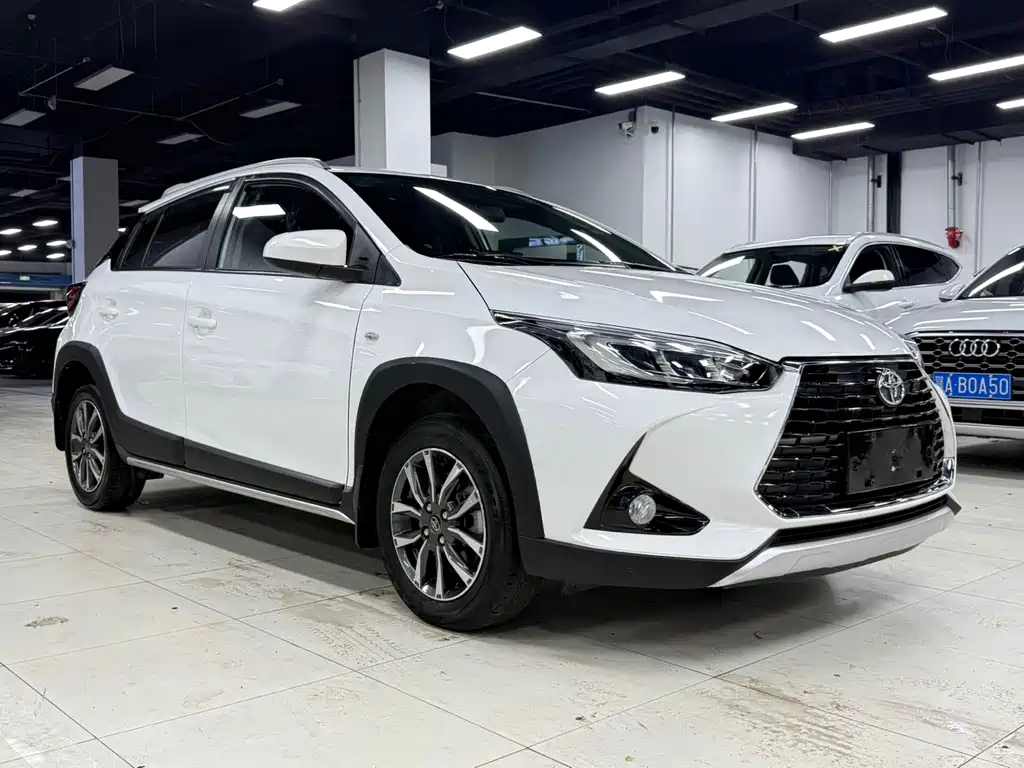 Toyota Yaris L 2023
