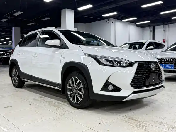 Toyota Yaris L 2023