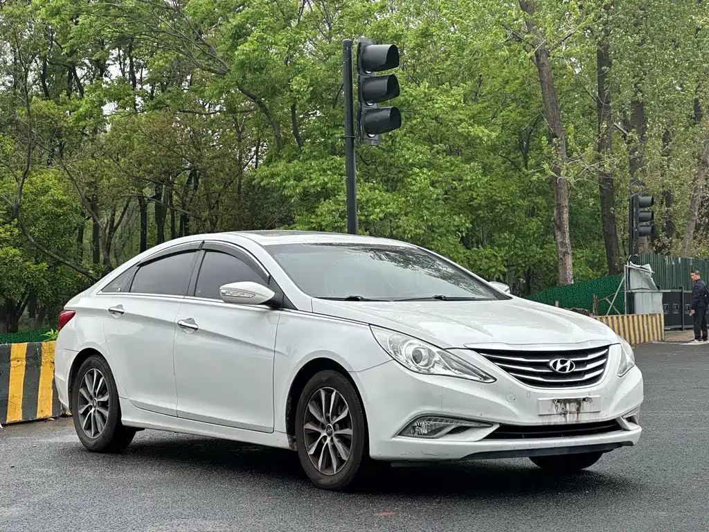 Hyundai Sonata 2013 — фото 3