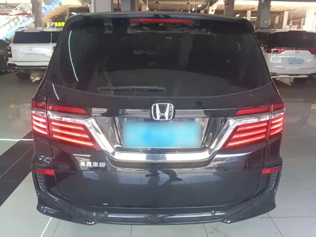 Honda Elysion 2018 — фото 6