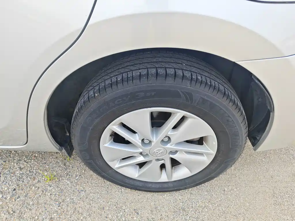 Toyota Corolla 2015 — фото 14