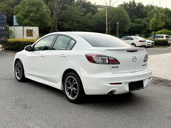Mazda 3 Xingcheng 2012