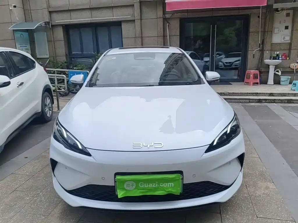 BYD Seal 05 DM-i 2025 — фото 3