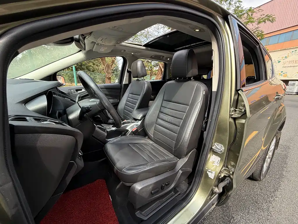 Ford Kuga 2015 — фото 9