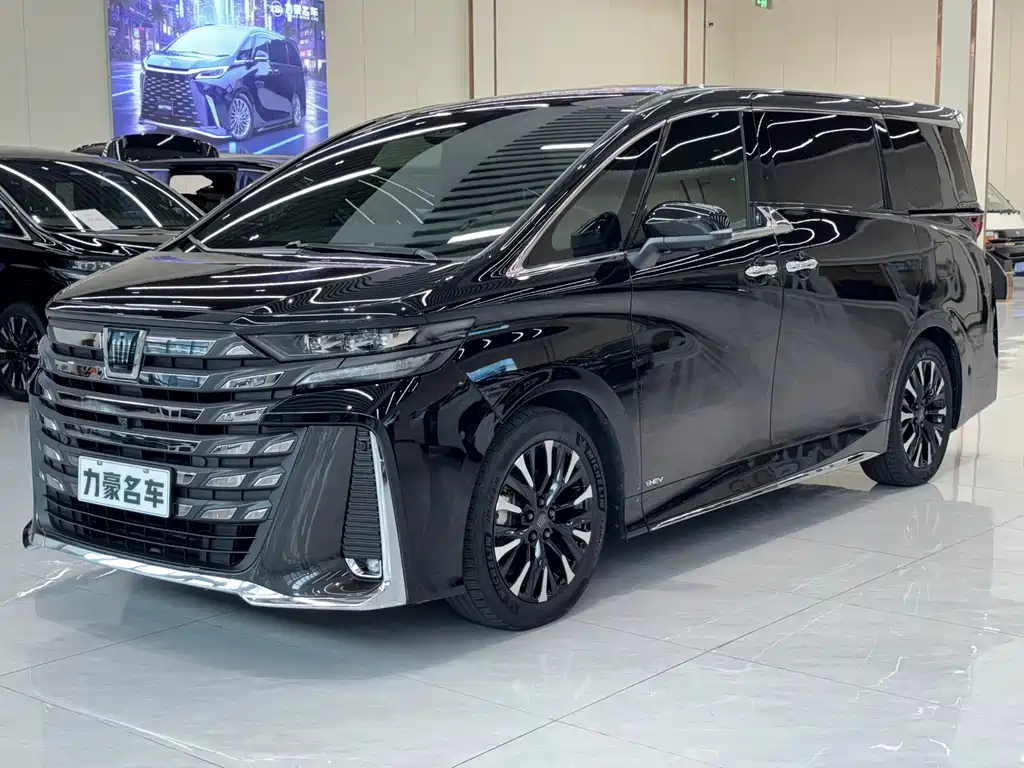 Toyota Vellfire 2024 — фото 1