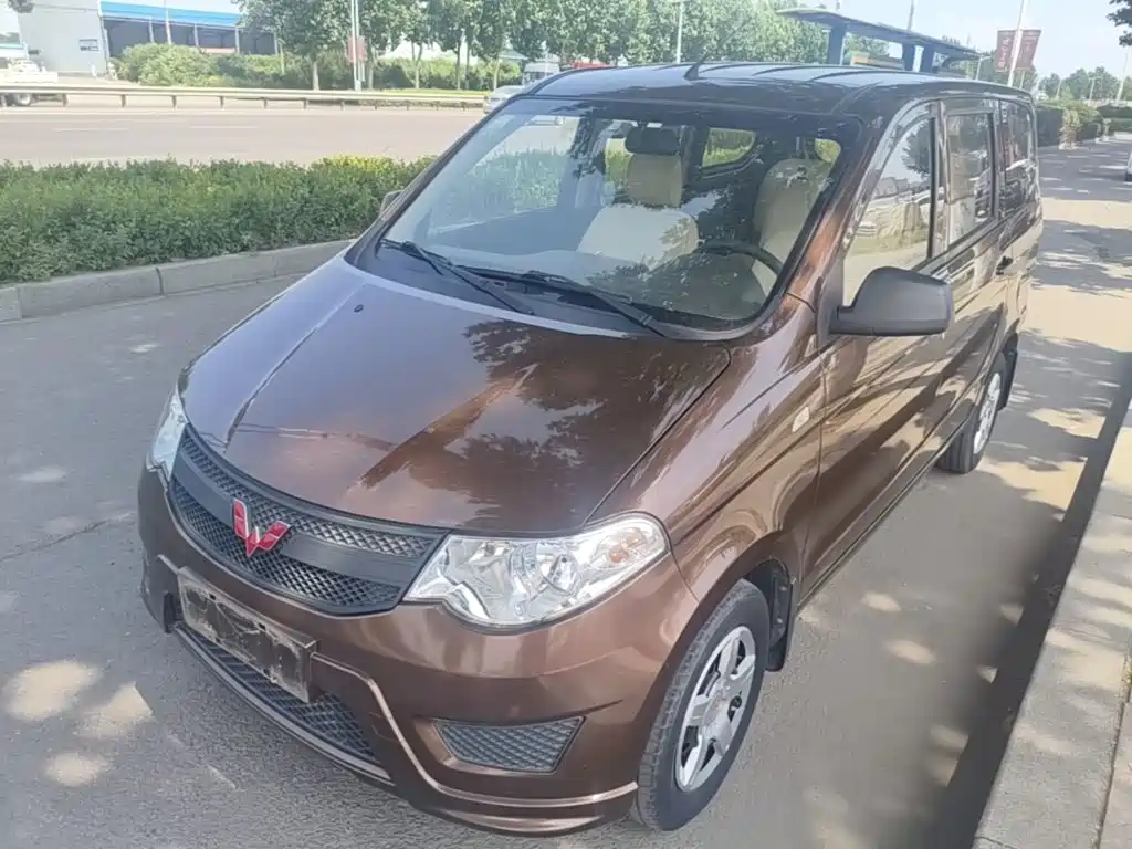 Wuling Hongguang 2019 — фото 2
