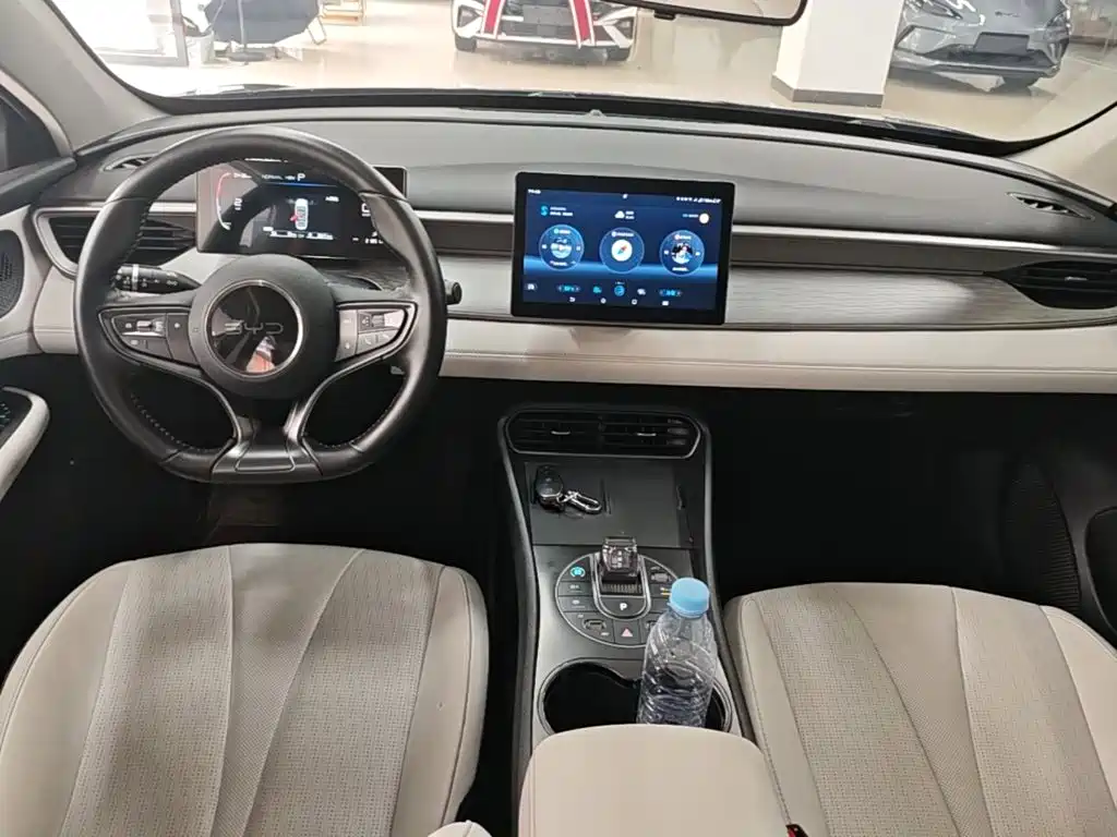 BYD Seal 05 DM-i 2025 — фото 10