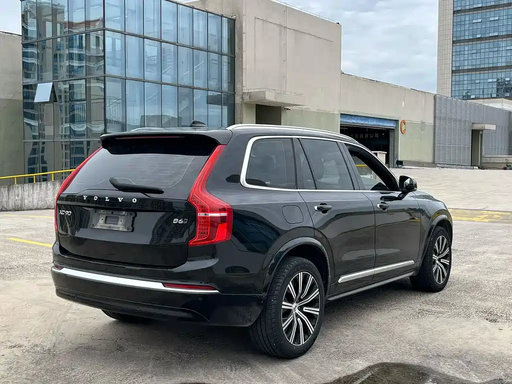 Volvo XC90 2023 — фото 4