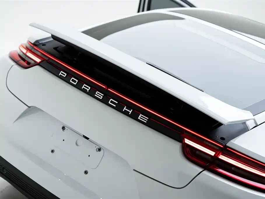 Porsche Panamera 2018 — фото 6