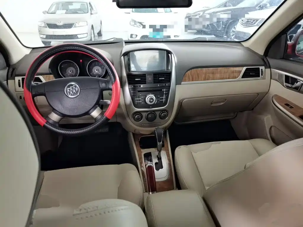 Buick Excelle 2015 — фото 10