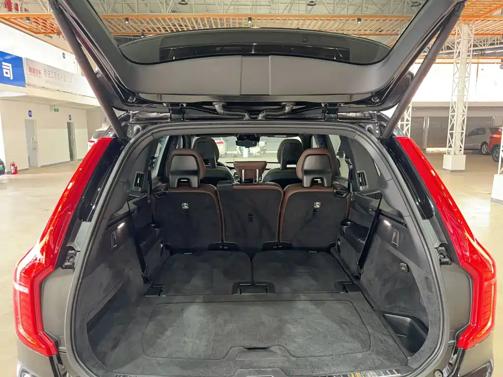 Volvo XC90 2021 — фото 22