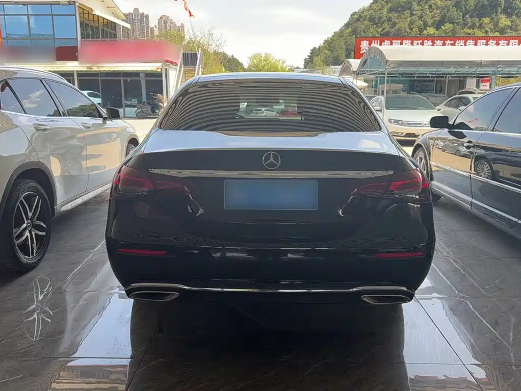 Mercedes-Benz E-Class 2023