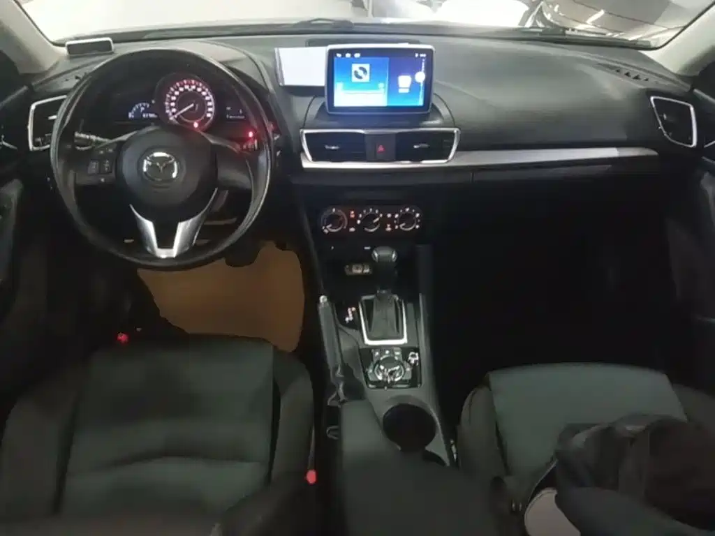 Mazda 3 Axela 2017 — фото 10