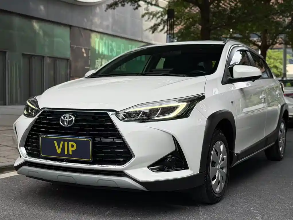 Toyota Yaris L 2023 — фото 2