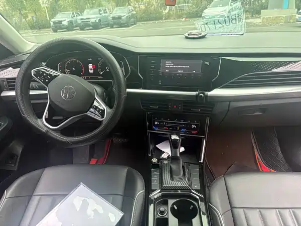 Volkswagen Passat 2023