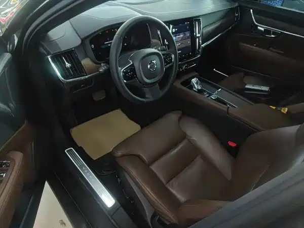 Volvo S90 2022