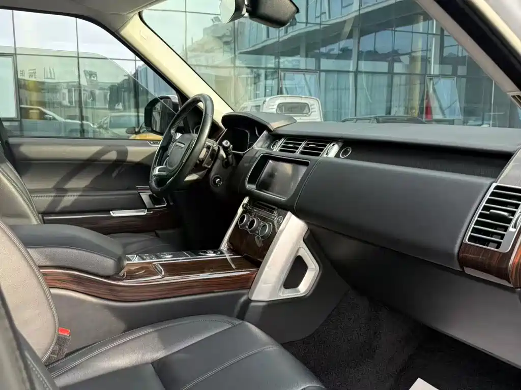 Land Rover Range Rover 2018 — фото 11
