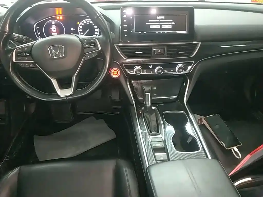 Honda Accord 2022 — фото 13