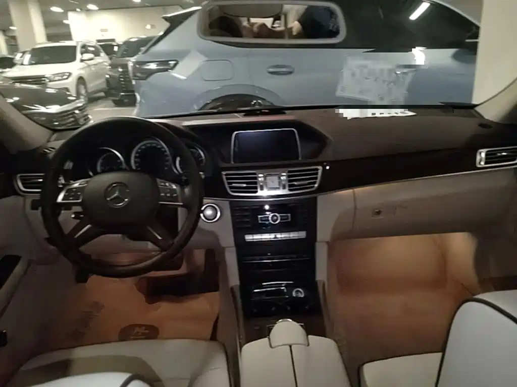 Mercedes-Benz E-Class 2015 — фото 16
