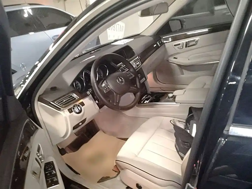 Mercedes-Benz E-Class 2015 — фото 23