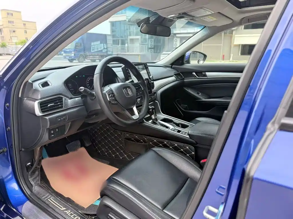 Honda Accord 2018 — фото 20