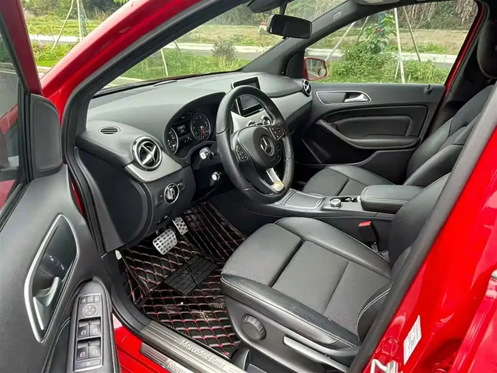 Mercedes-Benz B-Class 2016 — фото 13