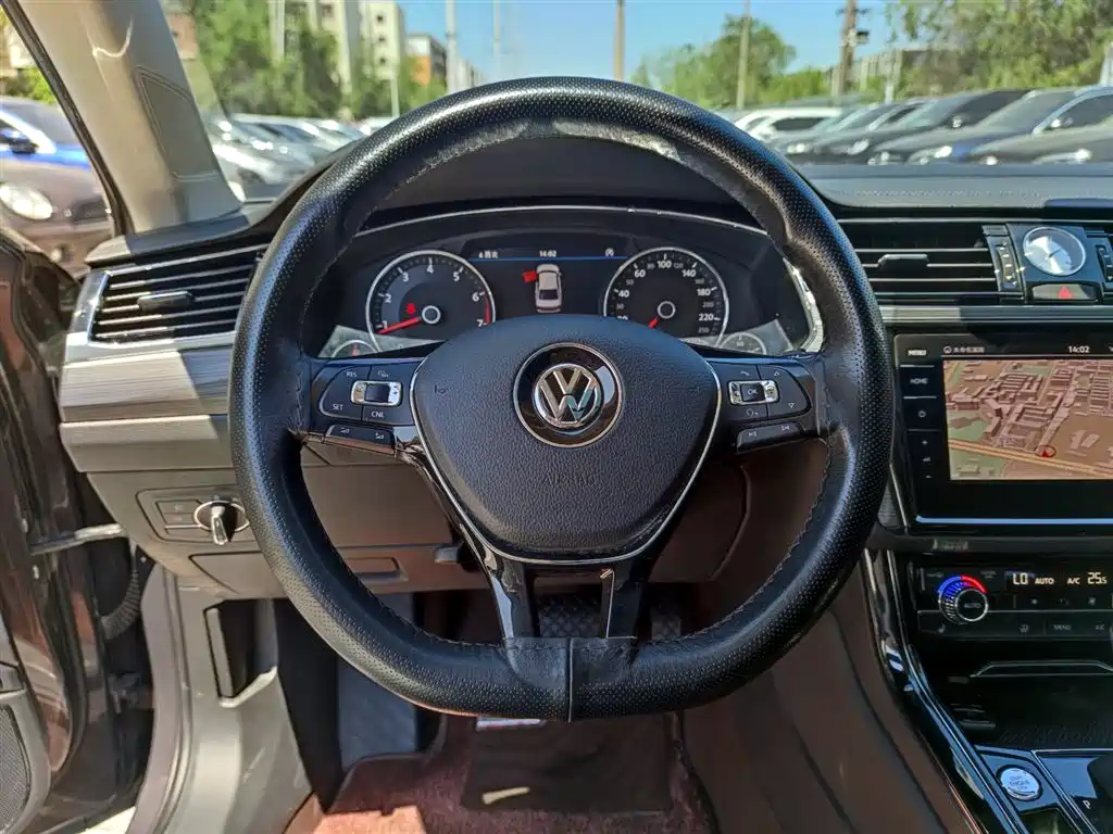 Volkswagen Phideon 2018 — фото 12