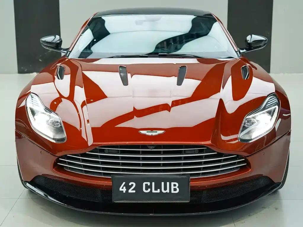 Aston Martin DB11 2016 — фото 3