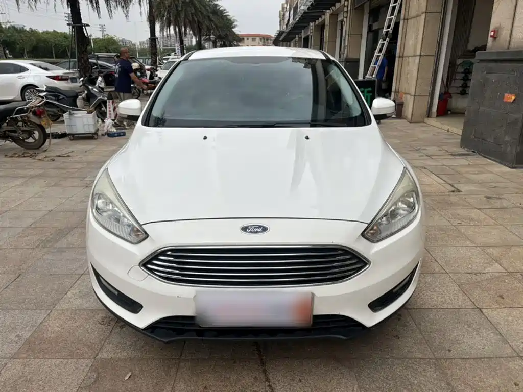 Ford Focus 2016 — фото 24