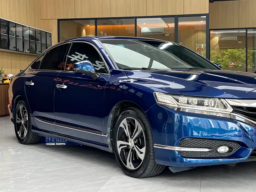 Honda Spirior 2015 — фото 11