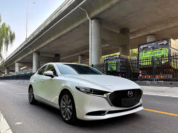 Mazda 3 Axela 2022