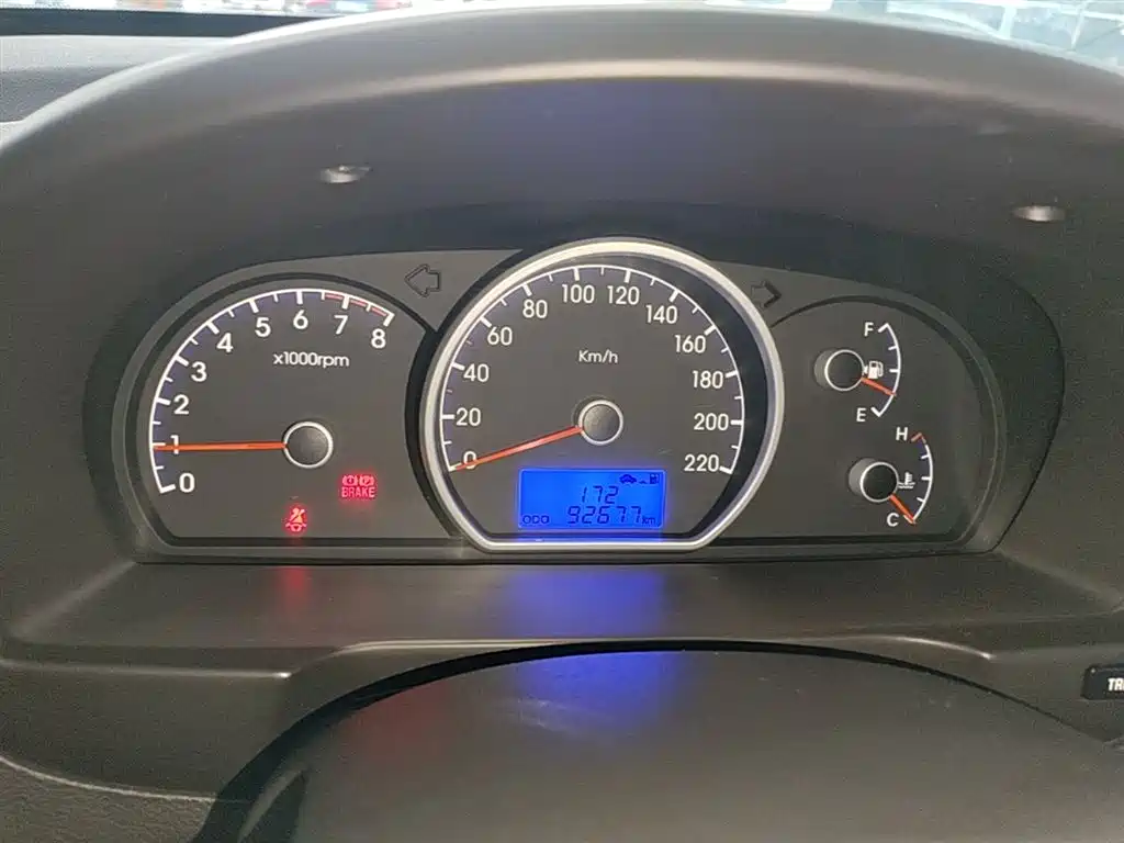 Hyundai Elantra 2015 — фото 12