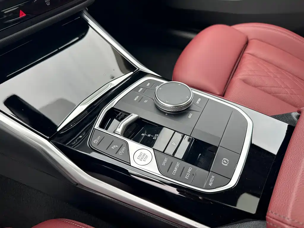 BMW 3 Series 2023 — фото 17