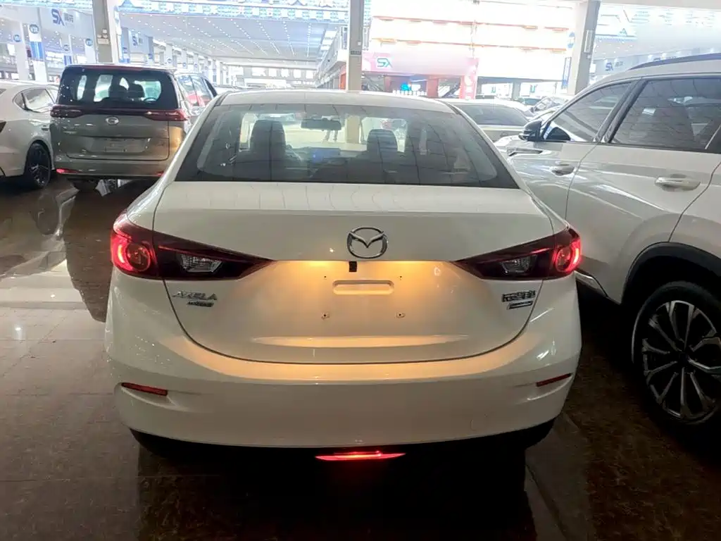 Mazda 3 Axela 2018