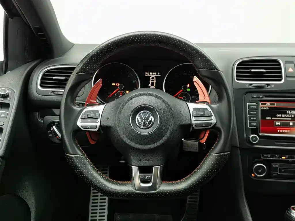 Volkswagen Golf GTI 2012 — фото 11