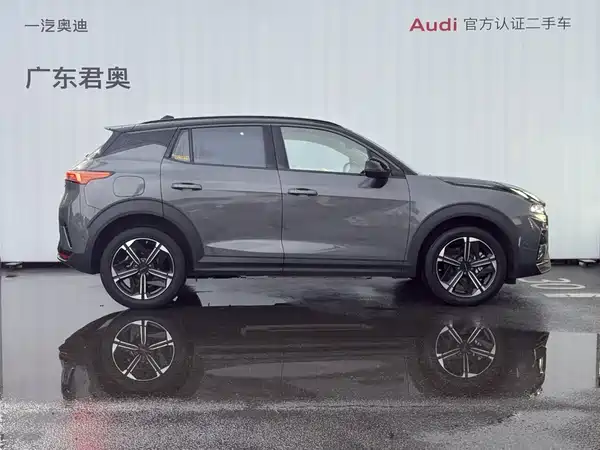 Lynk & Co 06 EM-P 2025