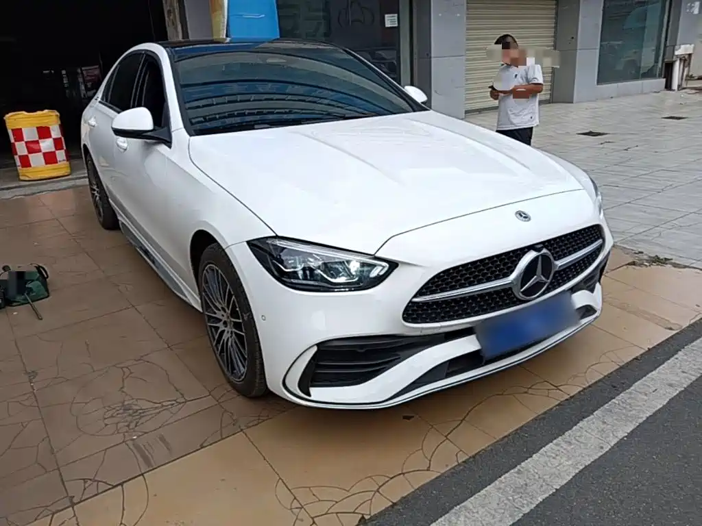 Mercedes-Benz C-Class 2025 — фото 4