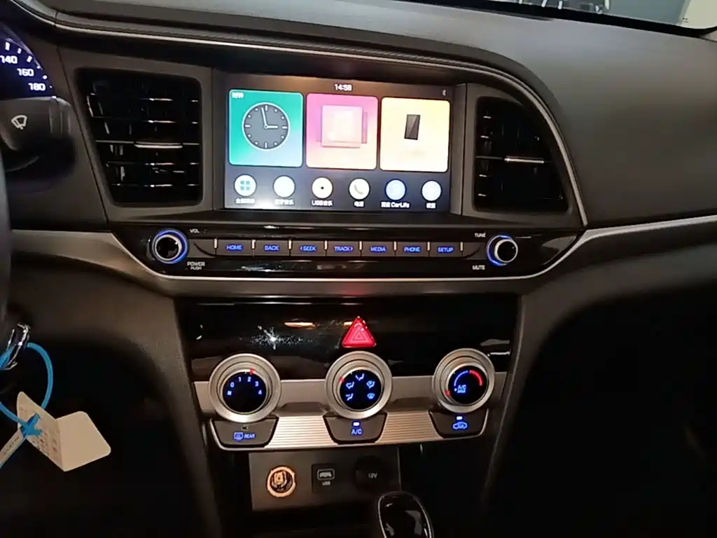 Hyundai Elantra 2019 — фото 13