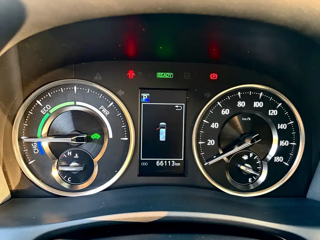 Toyota Vellfire 2021 — фото 23